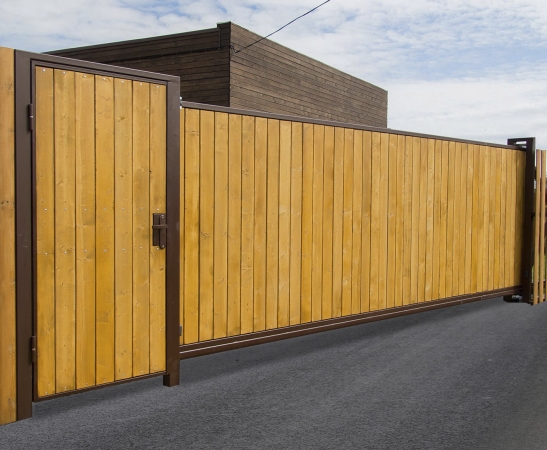 Деревянные ворота в Георгиевске